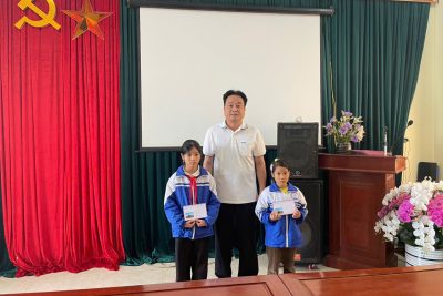 MTTQ phường Kim Thanh tặng quà Tết